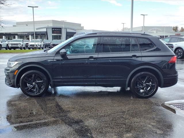 2024 Volkswagen Tiguan SE R-Line Black