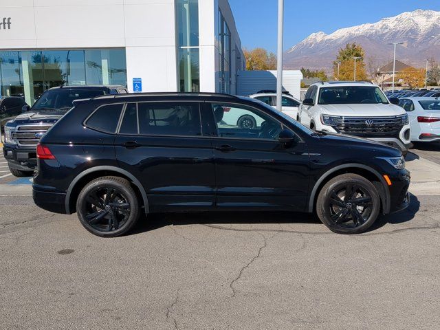 2024 Volkswagen Tiguan/Taos SE R-Line Black