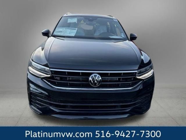2024 Volkswagen Tiguan SE R-Line Black