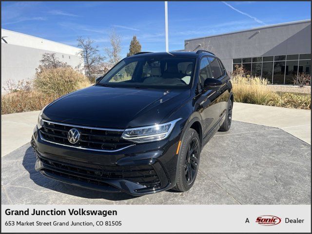 2024 Volkswagen Tiguan SE R-Line Black