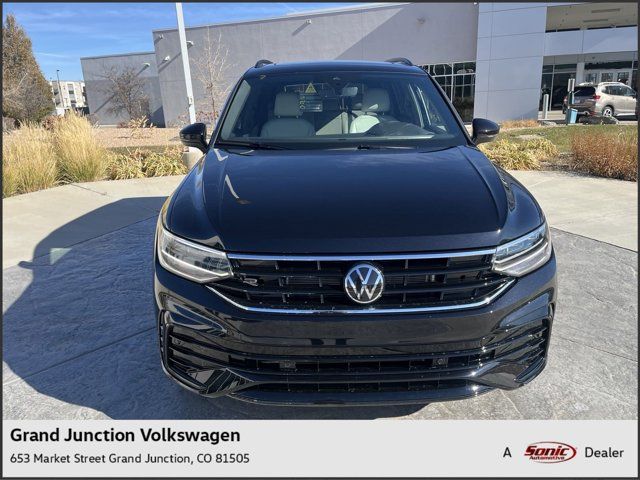 2024 Volkswagen Tiguan SE R-Line Black