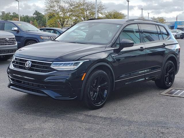 2024 Volkswagen Tiguan SE R-Line Black