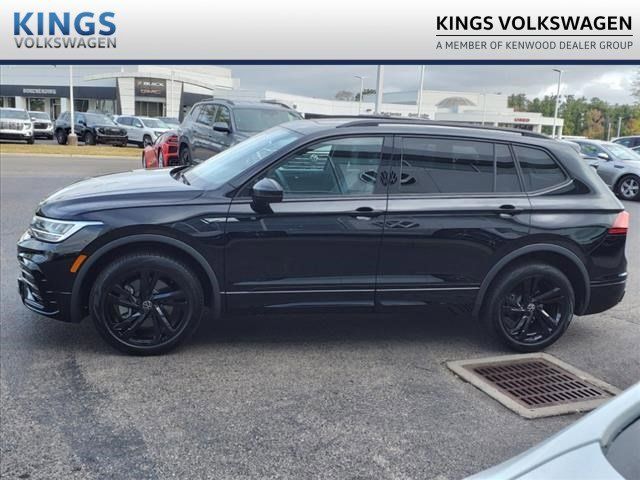 2024 Volkswagen Tiguan SE R-Line Black