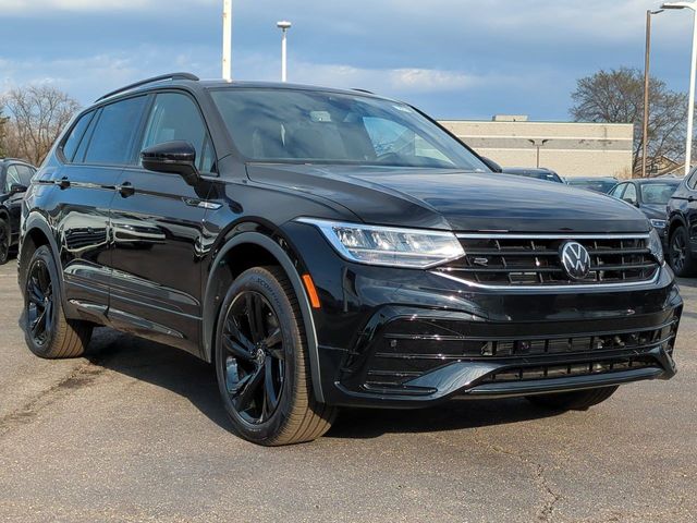 2024 Volkswagen Tiguan SE R-Line Black