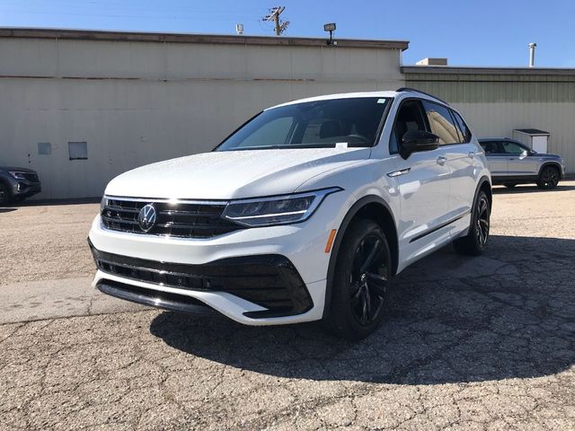 2024 Volkswagen Tiguan SE R-Line Black