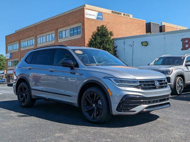 2024 Volkswagen Tiguan SE R-Line Black