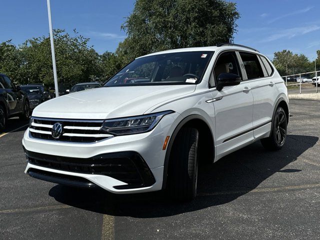 2024 Volkswagen Tiguan SE R-Line Black