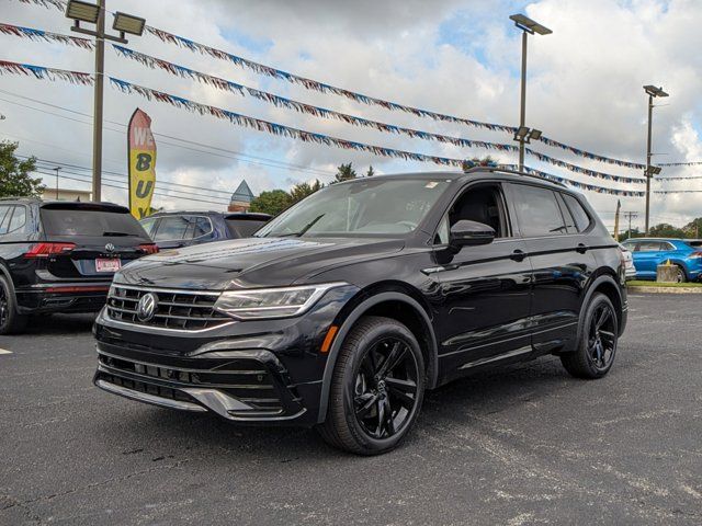 2024 Volkswagen Tiguan/Taos SE R-Line Black