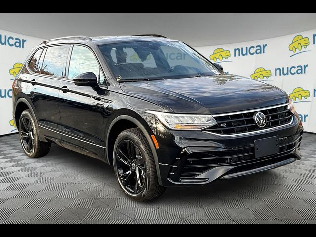 2024 Volkswagen Tiguan SE R-Line Black