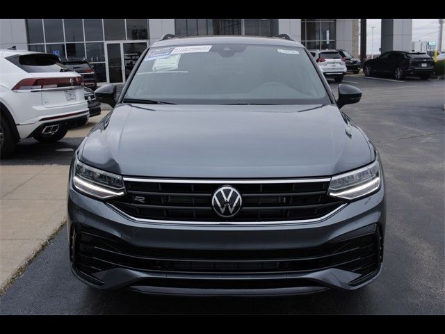 2024 Volkswagen Tiguan SE R-Line Black