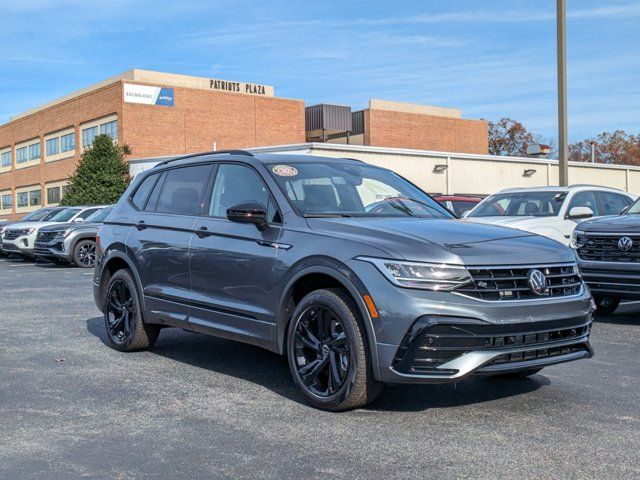 2024 Volkswagen Tiguan SE R-Line Black