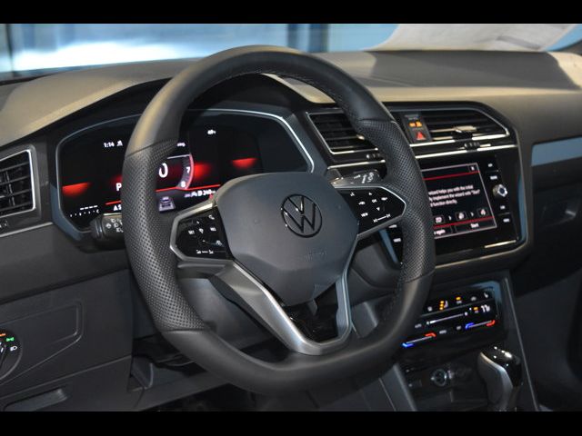 2024 Volkswagen Tiguan SE R-Line Black