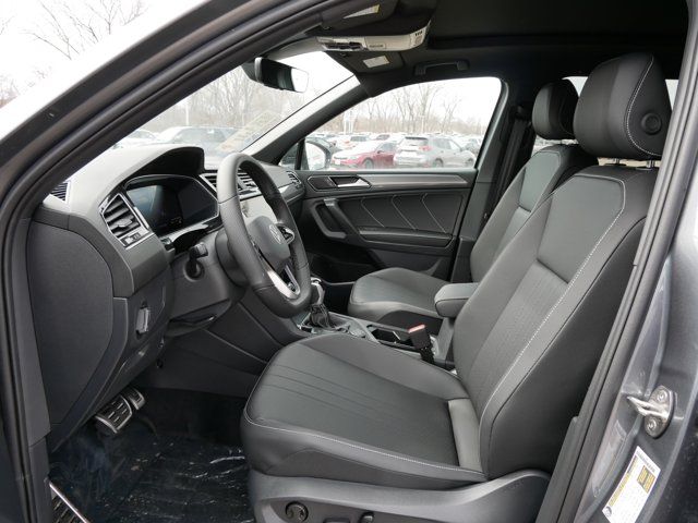 2024 Volkswagen Tiguan SE R-Line Black