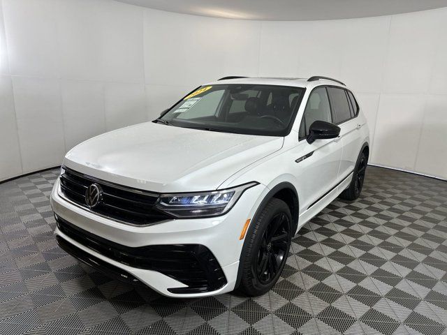 2024 Volkswagen Tiguan SE R-Line Black