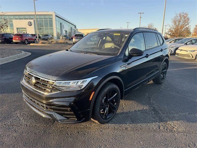 2024 Volkswagen Tiguan SE R-Line Black