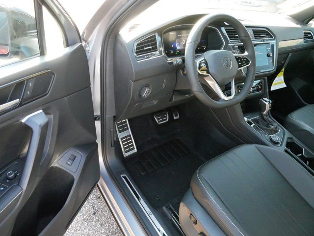 2024 Volkswagen Tiguan/Taos SE R-Line Black