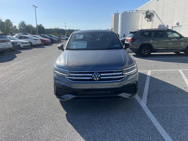 2024 Volkswagen Tiguan/Taos SE R-Line Black