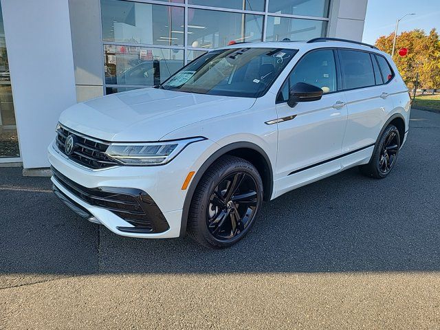 2024 Volkswagen Tiguan/Taos SE R-Line Black