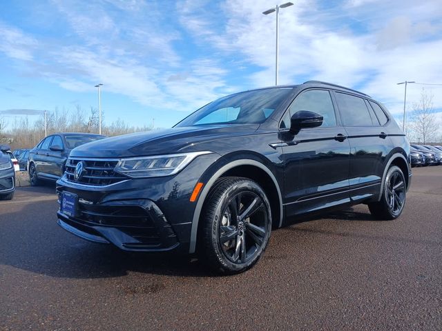 2024 Volkswagen Tiguan/Taos SE R-Line Black