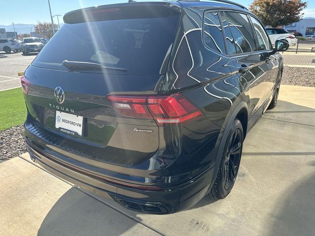 2024 Volkswagen Tiguan/Taos SE R-Line Black