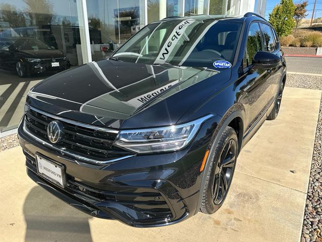 2024 Volkswagen Tiguan/Taos SE R-Line Black