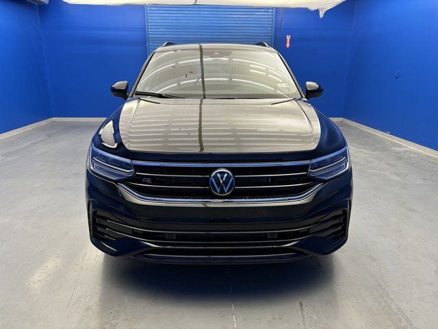 2024 Volkswagen Tiguan/Taos SE R-Line Black