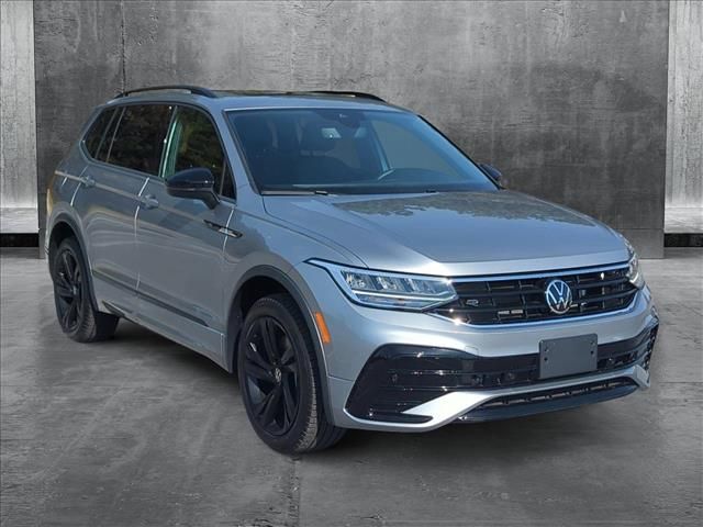 2024 Volkswagen Tiguan SE R-Line Black