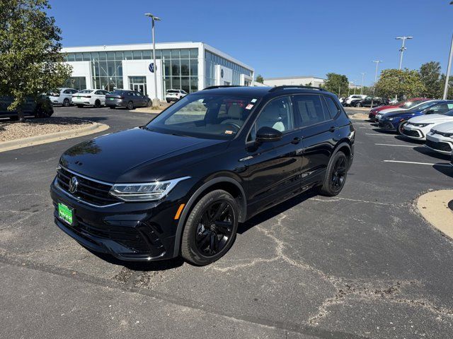 2024 Volkswagen Tiguan SE R-Line Black