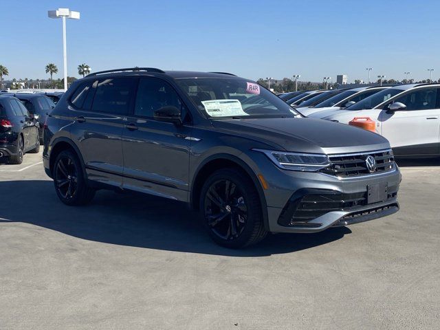 2024 Volkswagen Tiguan SE R-Line Black