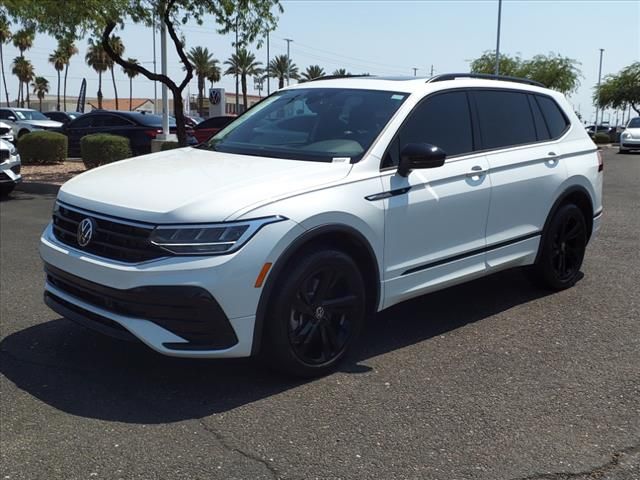 2024 Volkswagen Tiguan SE R-Line Black