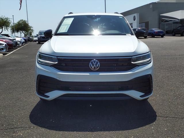 2024 Volkswagen Tiguan SE R-Line Black