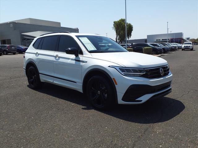 2024 Volkswagen Tiguan SE R-Line Black