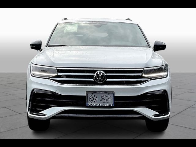 2024 Volkswagen Tiguan SE R-Line Black