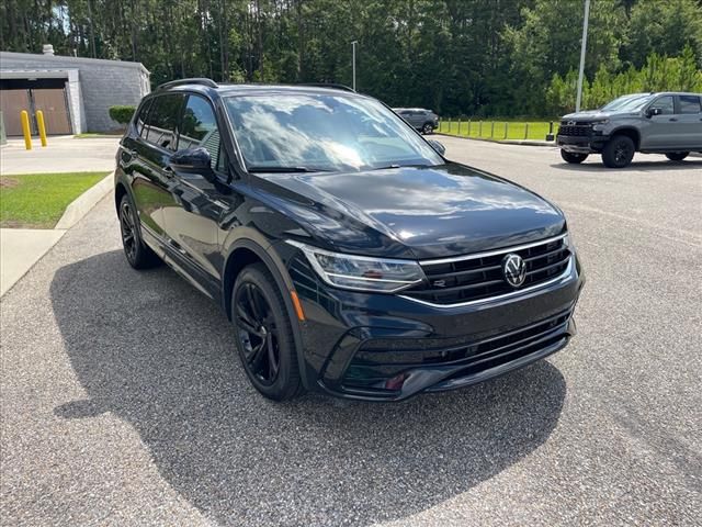 2024 Volkswagen Tiguan SE R-Line Black