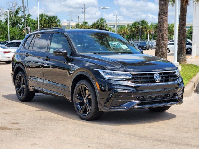 2024 Volkswagen Tiguan SE R-Line Black