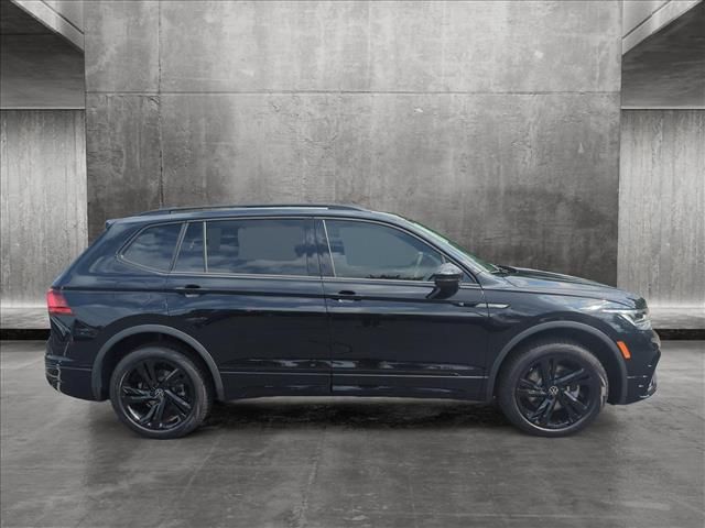 2024 Volkswagen Tiguan SE R-Line Black