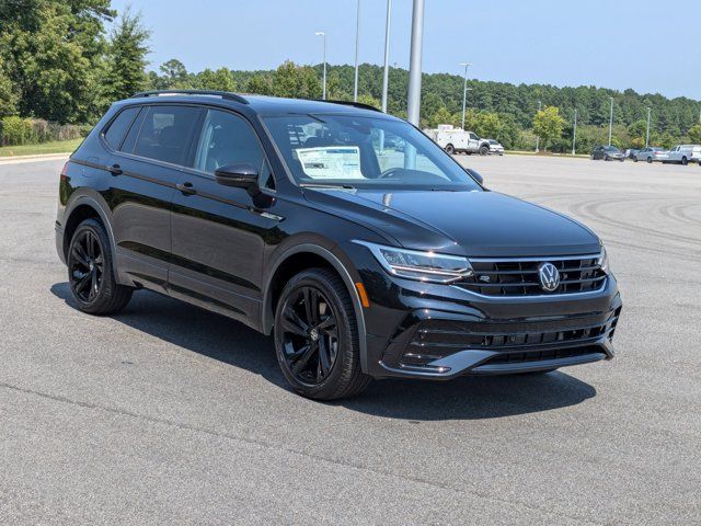 2024 Volkswagen Tiguan SE R-Line Black