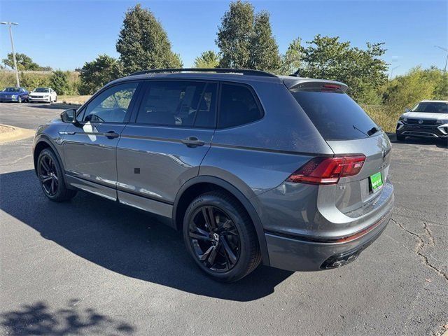 2024 Volkswagen Tiguan SE R-Line Black