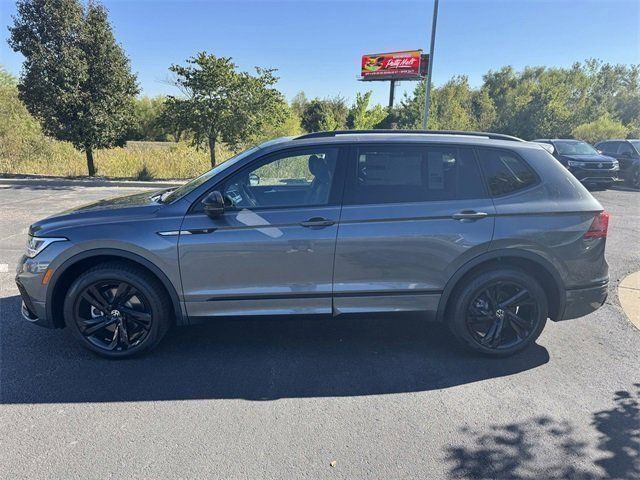 2024 Volkswagen Tiguan SE R-Line Black