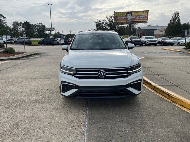 2024 Volkswagen Tiguan SE R-Line Black