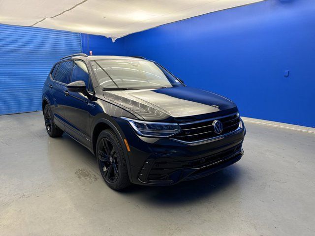 2024 Volkswagen Tiguan/Taos SE R-Line Black