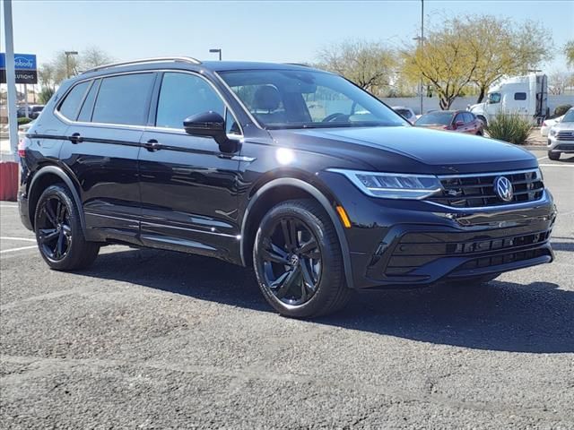 2024 Volkswagen Tiguan SE R-Line Black