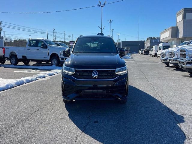 2024 Volkswagen Tiguan SE R-Line Black