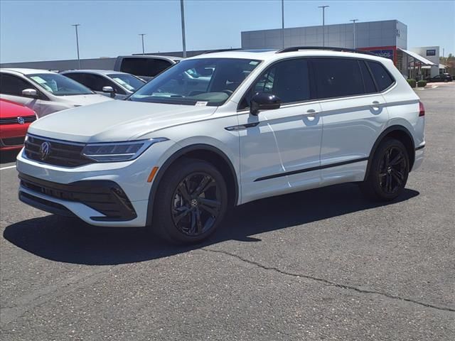 2024 Volkswagen Tiguan SE R-Line Black