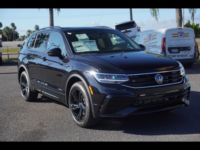 2024 Volkswagen Tiguan SE R-Line Black