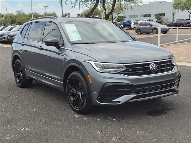 2024 Volkswagen Tiguan SE R-Line Black