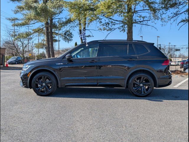 2024 Volkswagen Tiguan SE R-Line Black