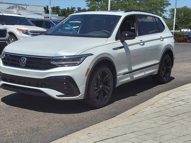 2024 Volkswagen Tiguan SE R-Line Black