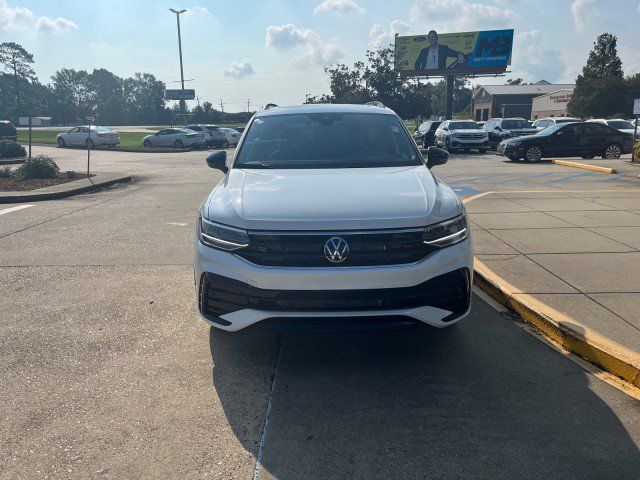 2024 Volkswagen Tiguan SE R-Line Black