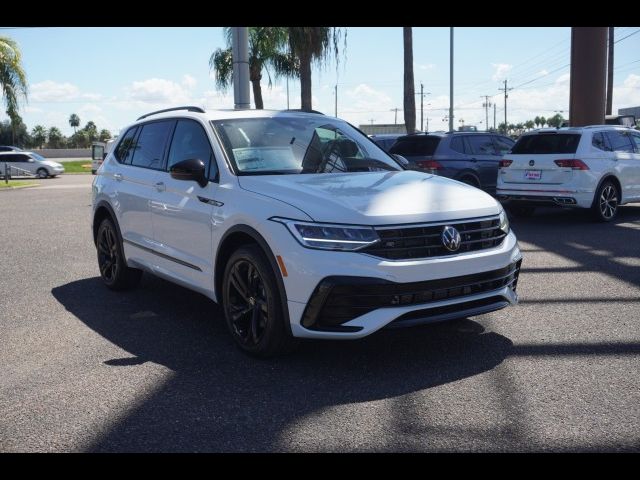 2024 Volkswagen Tiguan SE R-Line Black